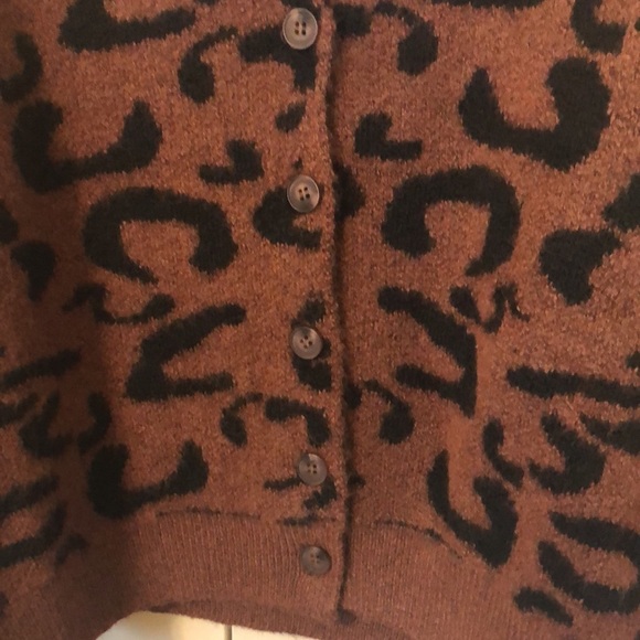 Can you say Cheetah? Adorable button down sweater - Picture 2 of 4